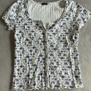 Brandy Melville button up blue rose floral zelly top